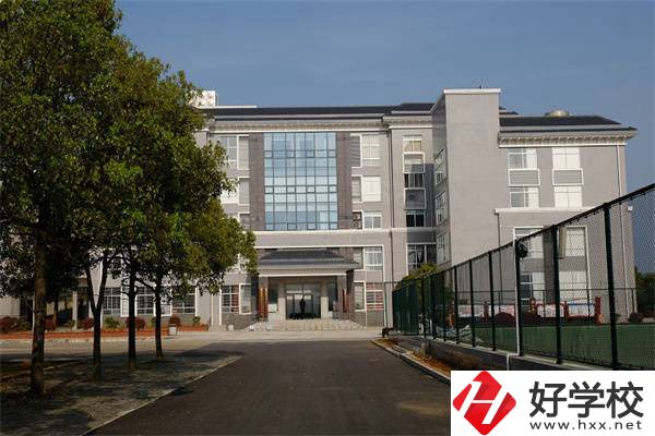 湘潭中考300-400分能讀哪些公立學(xué)校？讀職校有什么前景？