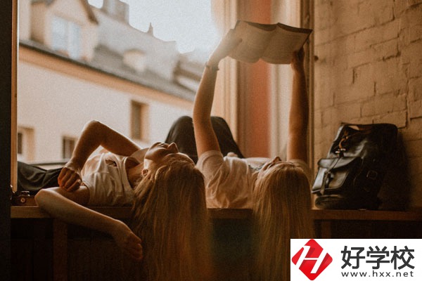 寧遠(yuǎn)縣九峰職業(yè)中專學(xué)校好不好？宿舍怎么樣？