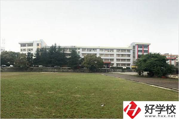 武岡市技工學(xué)校教學(xué)樓