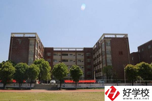 岳陽市高級技工學(xué)校開設(shè)了哪些熱門專業(yè)？