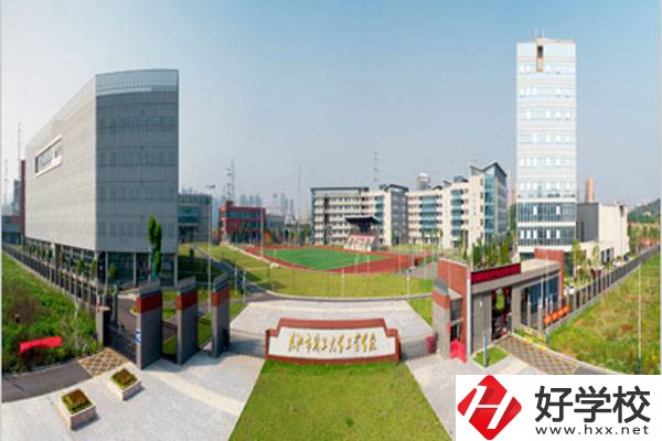 株洲市交通技工學(xué)校的地址在哪？學(xué)費是多少？